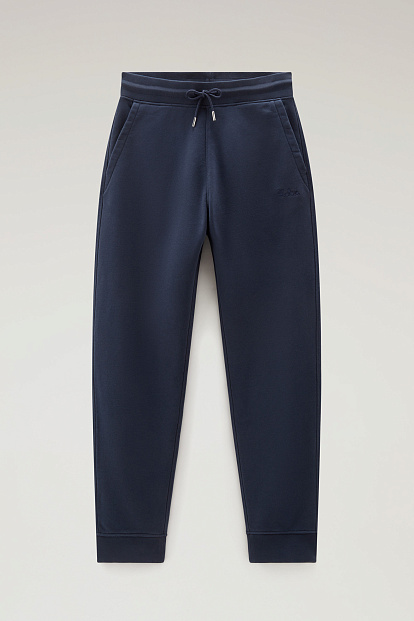 Брюки Спортивные Woolrich Logo Script Sweatpant СИНИЙ Брюки Спортивные Woolrich Logo Script Sweatpant СИНИЙ