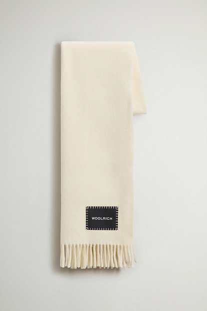 Шарф Woolrich Big Logo Patch Scarf КРЕМОВЫЙ Шарф Woolrich Big Logo Patch Scarf КРЕМОВЫЙ