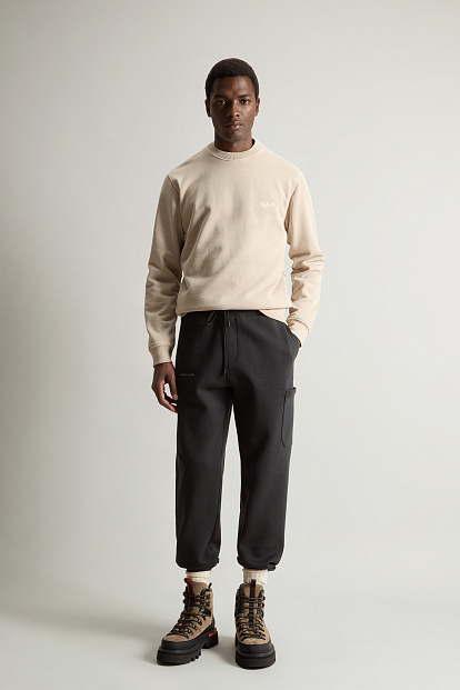 Брюки Woolrich Tech Fleece Pant ЧЕРНЫЙ Брюки Woolrich Tech Fleece Pant ЧЕРНЫЙ