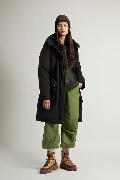 Парка Woolrich Arctic Medium Parka ЧЕРНЫЙ Парка Woolrich Arctic Medium Parka ЧЕРНЫЙ