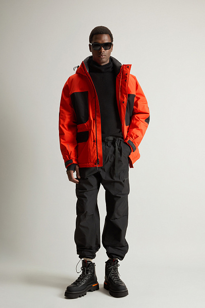 Куртка Woolrich Recycled Gtx Mountain Jacket ОГНЕННО-КРАСНЫЙ Куртка Woolrich Recycled Gtx Mountain Jacket ОГНЕННО-КРАСНЫЙ