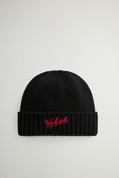 Шапка Woolrich Merino Wool Logo Beanie ЧЕРНЫЙ Шапка Woolrich Merino Wool Logo Beanie ЧЕРНЫЙ