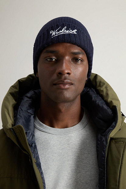 Шапка Woolrich Merino Wool Logo Beanie СИНИЙ Шапка Woolrich Merino Wool Logo Beanie СИНИЙ