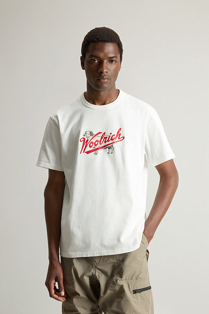 ФУТБОЛКА WOOLRICH SHEEP GRAPHIC T-SHIRT АРКТИЧЕСКИЙ БЕЛЫЙ ФУТБОЛКА WOOLRICH SHEEP GRAPHIC T-SHIRT АРКТИЧЕСКИЙ БЕЛЫЙ