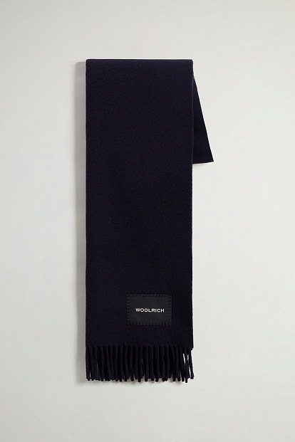 Шарф Woolrich Big Logo Patch Scarf МОРСКОЙ Шарф Woolrich Big Logo Patch Scarf МОРСКОЙ