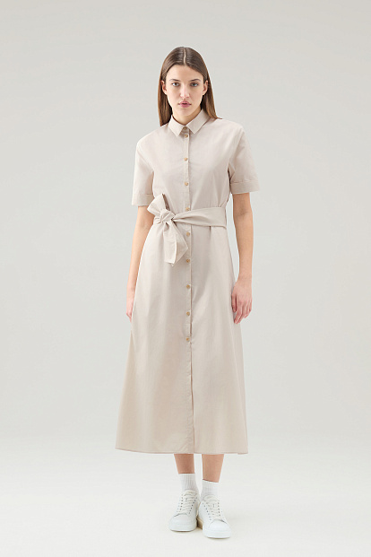 Платье Woolrich Belted Poplin Shirt Dress СВЕТЛО-БЕЖЕВЫЙ Платье Woolrich Belted Poplin Shirt Dress СВЕТЛО-БЕЖЕВЫЙ