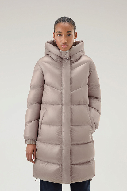 Куртка Woolrich Aliquippa Long Puffer Jacket СЕРО-БЕЖЕВЫЙ Куртка Woolrich Aliquippa Long Puffer Jacket СЕРО-БЕЖЕВЫЙ